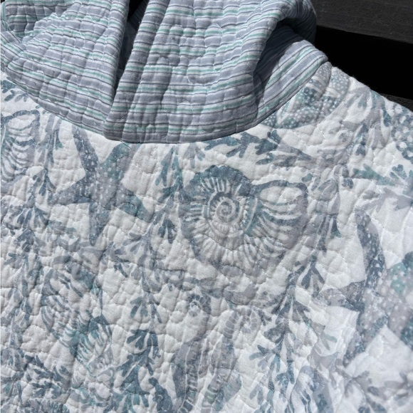 Quilted Blue/White Seashell themed  Hoodie Sweatshirt - Picture 6 of 10